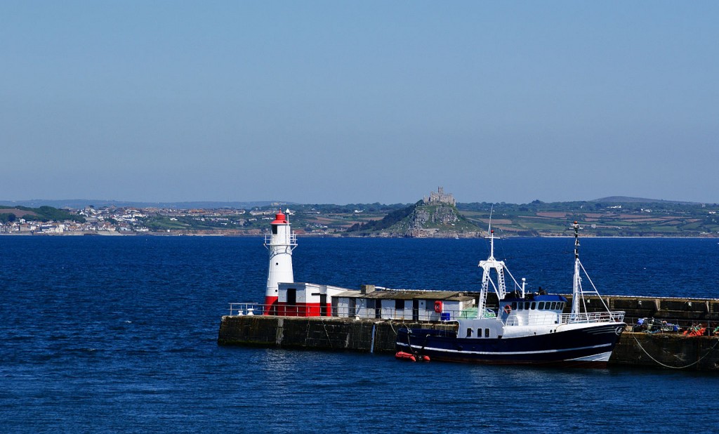 Newlyn harbour lighthouse