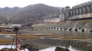 Scanning the downstream weir—with the water flow shut off—had to be completed in less than four hours to minimize impact to wildlife.