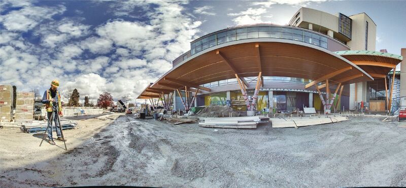 A 360° view of the hospital's exterior.