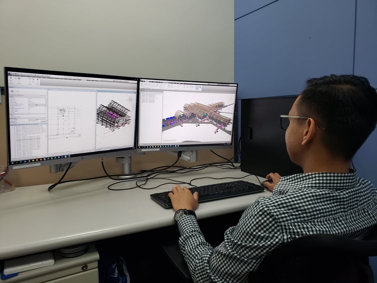 Demetrio Cruz working on the BIM model of the airport.