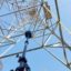 In a multi-path test, the Oscar is one of only a handful of rovers we’ve tried that fi xed in this test location under a power-line tower. It checked into a conventionally established surveyed mark under the tower as well as the others.