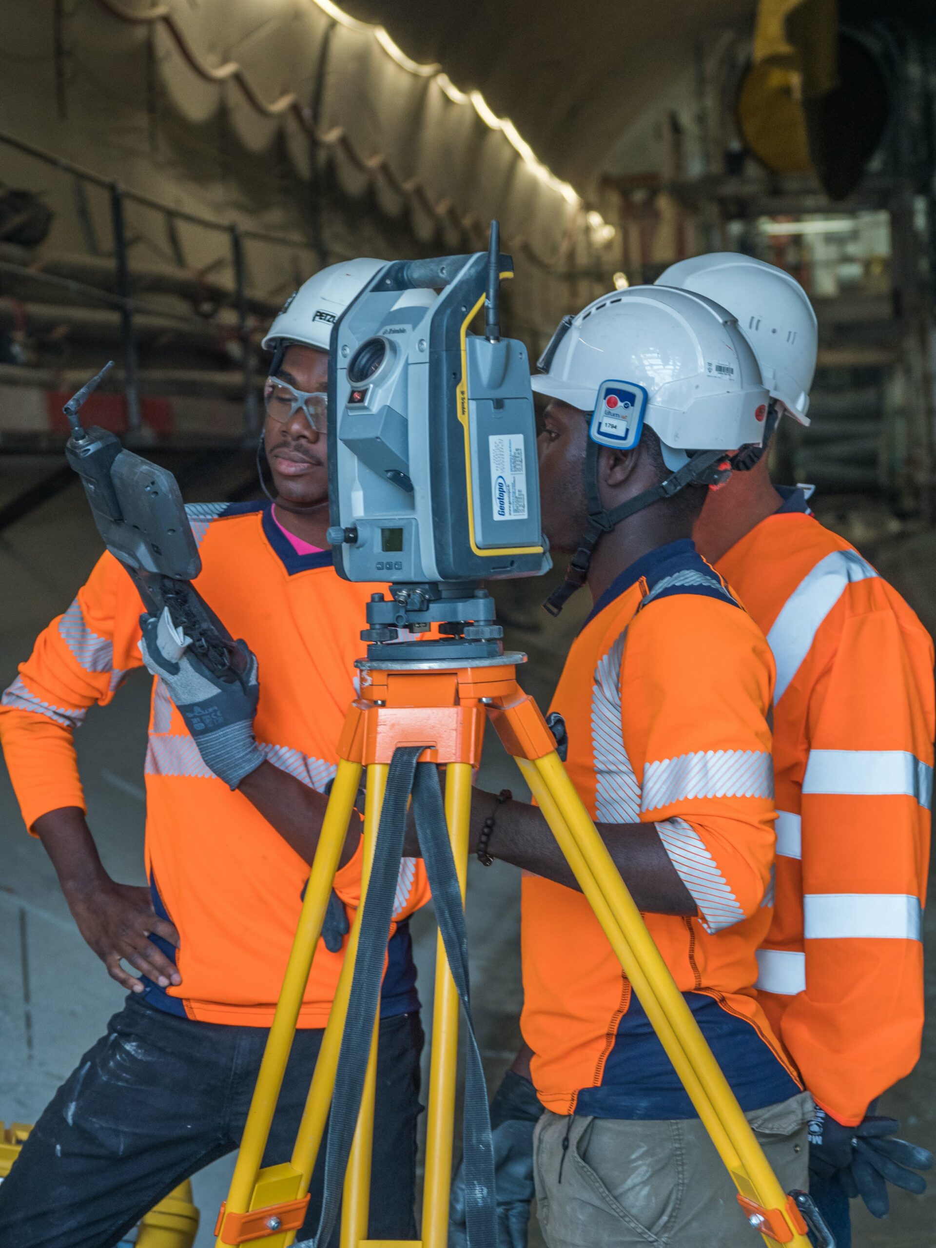 Surveyors use a Trimble S7 to collect as-built data in the L14 South tunnel.